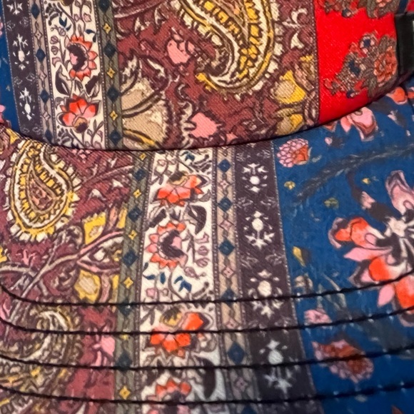 BILLABONG | Adult Trucker Hat | QUILTED LOOK - Picture 4 of 7